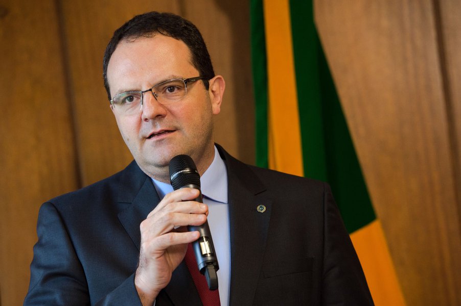 Para a Secretaria do Tesouro Nacional, o novo ministro chamou Otávio Ladeira de Medeiros; Nelson Barbosa convidou Dyogo Henrique Oliveira para a Secretaria Executiva do ministério e Fabrício da Soller para a Procuradoria-Geral da Fazenda Nacional; o economista Manoel Pires assume a Secretaria de Política Econômica