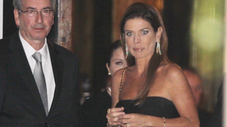 Ao fim e ao cabo seria como não considerá-la como um ser pensante, capaz das mesmas atrocidades que seu vesgo e vil esposo, Eduardo Cunha