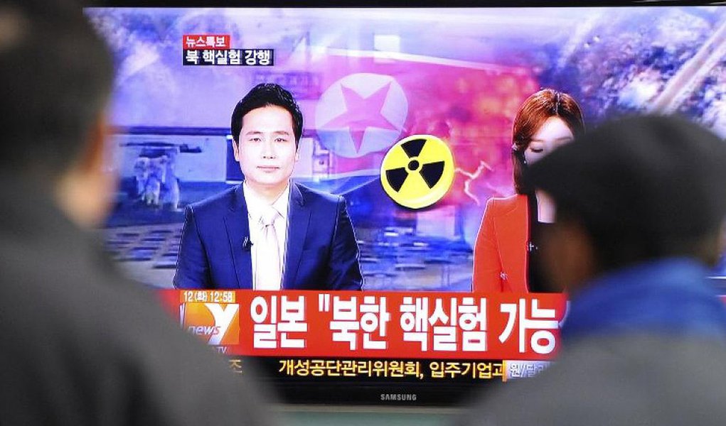 Anúncio da primeira bomba de hidrogênio recebeu a condenação de diversos países, entre eles os Estados Unidos, a China, Coreia do Sul, França e o Japão; a presidenta da Coreia do Sul, Park Geun-Hye, considerou o teste nuclear uma “grave provocação” e ameaça à segurança nacional; o chefe da diplomacia britânica, Philip Hammond, também considerou o caso uma “grave” violação das resoluções do Conselho de Segurança das Nações Unidas