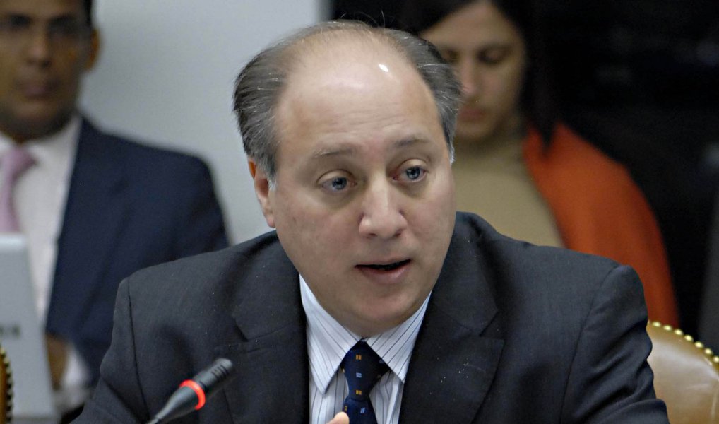 Ex-diretor do Centro de Estudos Legais e Sociais, e atual diretor do Mestrado em Direitos Humanos da Universidade Nacional de Lanús, Víctor Abramovich avalia, em entrevista ao portal argentino Página 12, que a Lei de Meios "marcou uma agenda de liberdade de expressão que foi além do que historicamente já se havia planejado"; "A concentração nunca é boa, nem para a liberdade de expressão nem para os usuários e os consumidores", diz ele; leia a íntegra