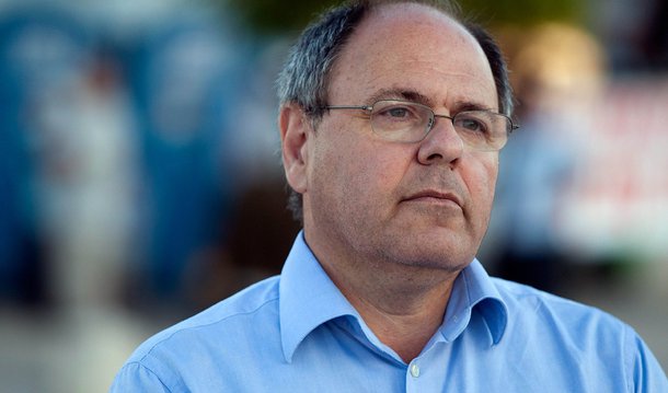 Jornalista Fernando Brito, editor do Tijolaço, rechaça as pressões israelenses para que Dani Dayan seja nomeado embaixador no Brasil; "A ocupação de territórios palestinos por assentamento de colonos judeus é condenada pela ONU e achamada de 'anexação'”, afirma; "Nomeá-lo embaixador não é um ato diplomático. É o contrário"