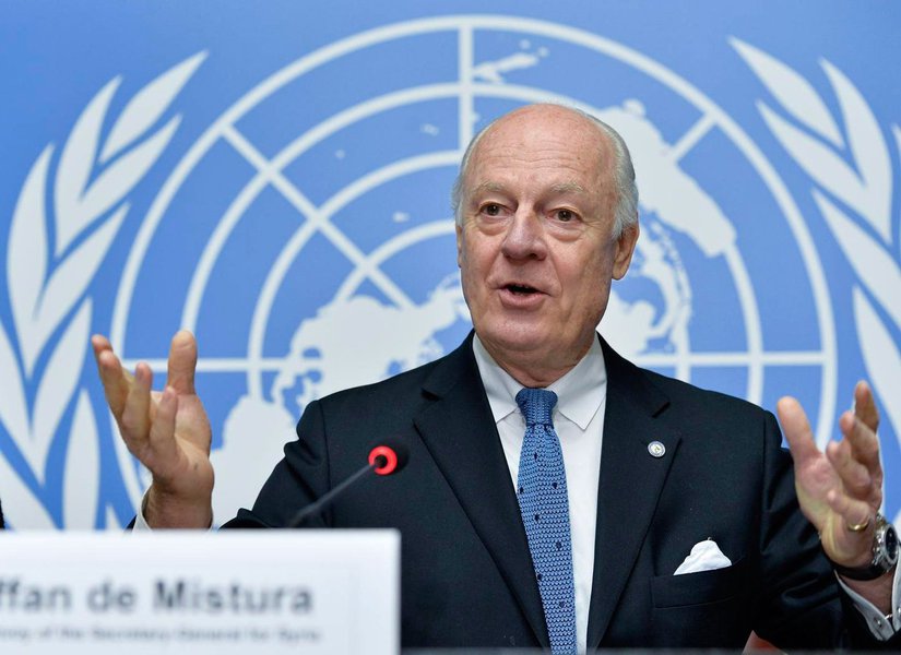 O mediador da Organização das Nações Unidas (ONU) Staffan de Mistura deverá se reunir a partir de 25 de janeiro, em Genebra, na Suíça, com representantes do governo e da oposição na Síria, com vista às negociações de paz no país; Mistura disse que "conta, neste processo, com a total cooperação das partes sírias envolvidas" e acrescenta que "os desenvolvimentos no terreno não devem atrapalhar" o processo