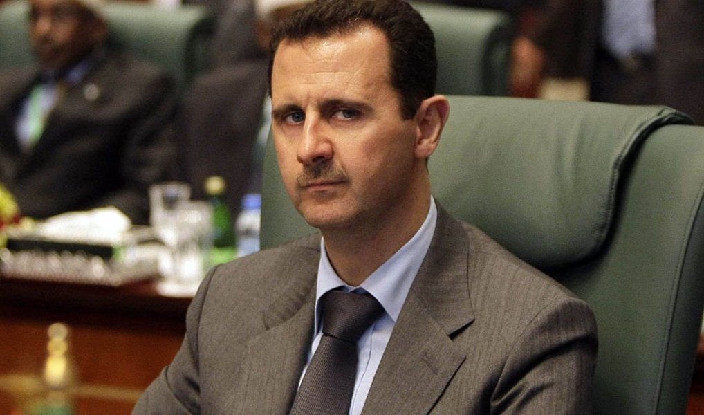 A Rússia não vê a manutenção do presidente da Síria, Bashar al-Assad, no cargo como questão de princípio, afirmou o Ministério das Relações Exteriores russo nesta terça-feira, sugerindo uma divergência de opinião com o Irã, outro grande apoiador internacional do líder sírio; chefe da Guarda Revolucionária iraniana deu a entender que o Irã pode estar mais comprometido com Assad do que os russos, declarando que Moscou "pode não se importar tanto quanto nós se Assad continua no poder"