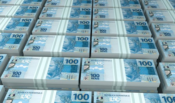 O estoque total da dívida mobiliária federal brasileira cresceu 1,8% em setembro sobre agosto, chegando a R$ 2,735 trilhões, aproximando-se do teto de R$ 2,8 trilhões para 2015 fixado no Plano Anual de Financiamento (PAF); na mesma base de comparação, a dívida externa subiu 8,62%, fechando o mês a R$ 145,89 bilhões