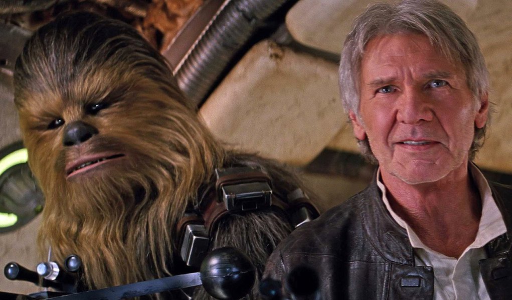 Norte-americano Daniel Fleetwood, de 31 anos é vítima de uma forma agressiva de câncer que tomou 90 por cento dos pulmões, assistiu ao novo filme da saga, "O Despertar da Força", quase dois meses antes do lançamento do filme nos cinemas; "Queríamos agradecer ao talentoso JJ Abrams por nos ligar ontem e dizer que Daniel teria seu desejo atendido", escreveu a esposa do fã, Ashley; último pedido de Daniel Fleetwood se tornou viral nas redes sociais nas últimas semanas com a tag #ForçaParaDaniel, que recebeu o apoio dos atores Mark Hamill (Luke Skywalker), Peter Mayhew (Chewbacca) e o novato John Boyega