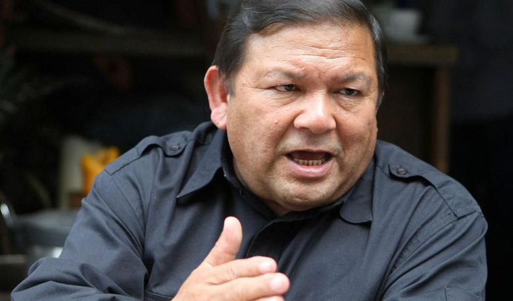 Oposição, que nas eleições de 6 de dezembro último obteve a primeira vitória em 16 anos, anunciou que reverterá a designação dos magistrados depois de o novo Parlamento tomar posse, em 5 de janeiro; "Estamos perante um assalto, um desmantelamento da institucionalidade do país", disse o deputado opositor Andrés Velásquez, do partido Causa R (Radical), que acusou o regime de pretender "controlar o STJ" com designações apressadas