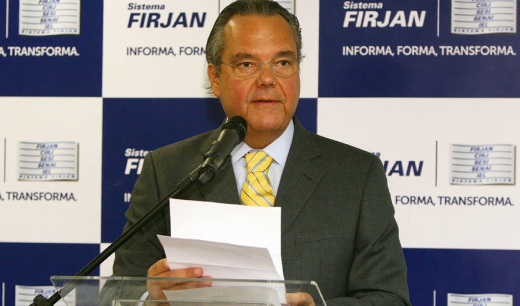 Declaração é do presidente de Eduardo Gouvêa Vieira, presidente da Federação das Indústrias do Estado do Rio de Janeiro (Firjan); para ele, "o governo fez uma meia-sola de reforma fiscal, cobrando mais da sociedade em todos os sentidos"