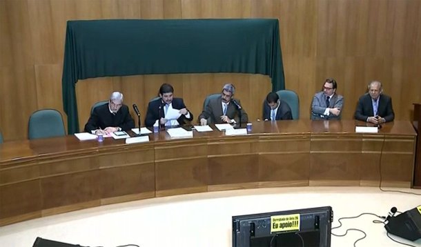 Deputados da comissão estão na capital paranaense para ouvir presos pela Operação Lava Jato; nesta segunda, todos os cinco chamados a depor se recusaram a responder as perguntas, entre eles o ex-ministro da Casa Civil José Dirceu