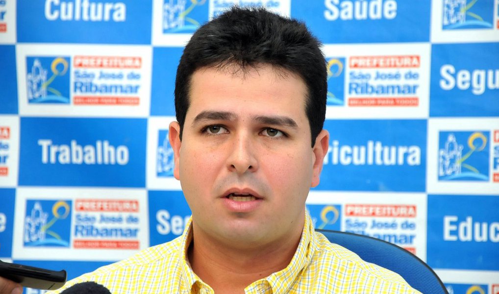 A ação rigorosa do Ministério Público sobre as prefeituras do interior do Estado, para evitar desvio de dinheiro público, está incomodando chefes de executivos municipais; presidente da Federação dos Municípios do Estado do Maranhão e prefeito de São José de Ribamar, Gil Cutrim (PDT) acusou o MP-MA de perseguir prefeitos do interior do Maranhão; “Prefeito não é bandido, não é ladrão, até porque nas prefeituras não tem o que roubar”, disse Cutrim