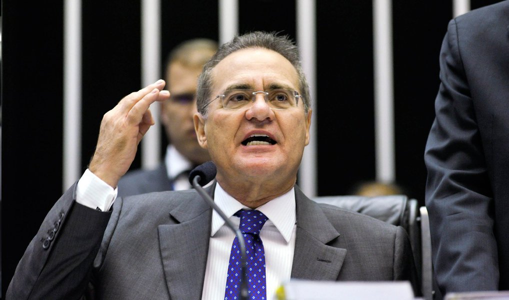 O presidente do Congresso, senador Renan Calheiros (PMDB-AL), reiterou a necessidade de os parlamentares apreciarem nesta quarta (7) a pauta de vetos da presidente Dilma Rousseff às propostas que aumentam despesas do governo; “Chegou a hora de olharmos para a frente, superarmos esses obstáculos, tirar esse assunto da ordem do dia do Congresso. Estou dedicado a isso, temos que priorizar o interesse do país. O Brasil não quer que nós fiquemos olhando apenas para o umbigo sem construir saídas para o país”, disse Renan