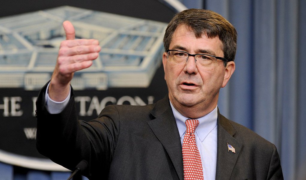 O secretário de Defesa dos Estados Unidos, Ash Carter, prometeu uma investigação transparente e completa para saber se os militares norte-americanos poderiam estar ligados à destruição de um hospital no Afeganistão administrado pelo grupo Médicos Sem Fronteira; ataque deixou 22 mortos