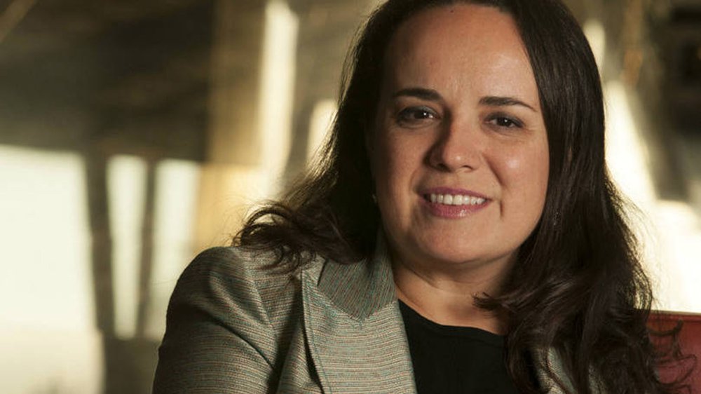 O Tribunal Regional do Trabalho da 2ª Região de São Paulo deu ganho de causa a Sinara Polycarpo por danos morais e condenou o banco a pagar R$ 450 mil de indenização à ex-funcionária; a analista foi demitida em julho do ano passado depois de ter enviado uma carta aos clientes alertando sobre os riscos que a reeleição da presidente Dilma Rousseff poderia trazer