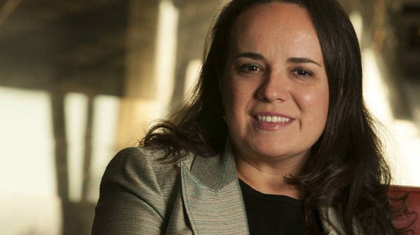 O Tribunal Regional do Trabalho da 2ª Região de São Paulo deu ganho de causa a Sinara Polycarpo por danos morais e condenou o banco a pagar R$ 450 mil de indenização à ex-funcionária; a analista foi demitida em julho do ano passado depois de ter enviado uma carta aos clientes alertando sobre os riscos que a reeleição da presidente Dilma Rousseff poderia trazer
