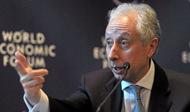 "Esteves é uma figura emblemática, mas o banco é maior que ela, é tocado pelos sócios", afirmou o presidente interino e um dos sócios do BTG, Pérsio Arida, sobre a prisão de André Esteves na Lava Jato; ele também relatou a atitude ‘pró-ativa’ do BTG de conversar com o Banco Central e demais reguladores sobre o caso e confirmou ainda os resgates de recursos por parte de clientes;"Houve saques, obviamente, mas foram aquém do que imaginávamos"