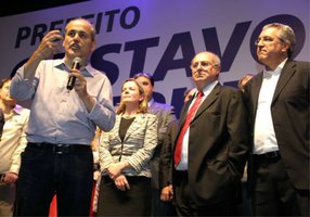 É fato que como organização humana o PT falhou e cometeu muitos erros, mas só quem desconhece a história, ou quer esquecê-la, coloca em sua conta a falência da política