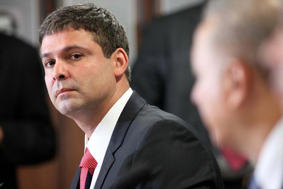 O senador Lindbergh Farias vai reunir com o  procurador-geral Marfan Martins Vieira, na próxima sexta-feira (13), para pedir que o MP não arquive o caso e dê sequência às investigações