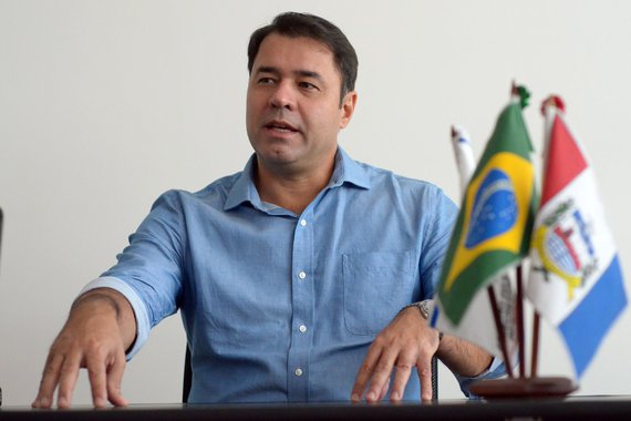 O alagoano Marco Fireman avalia que não há incompatibilidade em ser um ex-tucano no governo do PT. Pelo jeito, o ex-secretário de Infraestrutura, quase candidato a governador de Alagoas e atual presidente da CBTU virou político