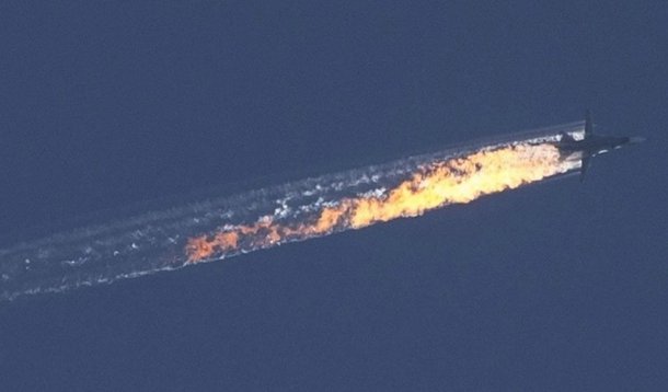 Ministro de Relações Exteriores da Turquia aconselhou pessoas neste sábado (28) a adiarem todas as viagens não urgentes para a Rússia, no movimento mais recente em uma escalada crescente de tensão entre Moscou e Ancara sobre um jato derrubado na Turquia na terça-feira; ele reforçou em comunicado que, com as consequentes dificuldades enfrentadas por visitantes e residentes turcos na Rússia, é aconselhável que turcos adiem todas as viagens não urgentes