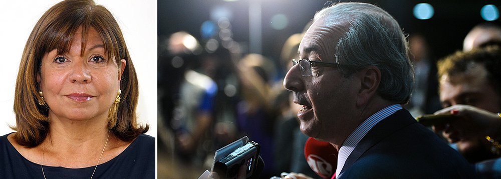 “Quando apareceram os documentos sobre contas correntes não declaradas no exterior, que alegava inexistentes, sua defesa ruiu. Salvo o imponderável – cuja presença em cena tem sido constante –, o afastamento é questão de tempo”, diz a colunista Dora Kramer sobre o presidente da Câmara, Eduardo Cunha (PMDB); ela afirma ainda que Cunha já não é figura central na questão do impeachment: “Os fatos ganharam pernas; neles ninguém manda, a não ser as circunstâncias”
