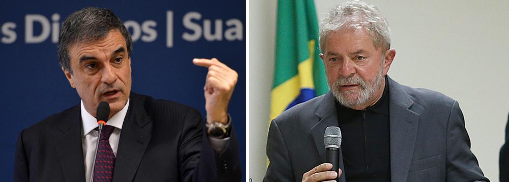 O PT se irritou ainda mais com o ministro da Justiça, a quem a Polícia Federal é subordinada, depois que um delegado da corporação pediu ao STF, mesmo sem ter provas, para ouvir o ex-presidente Lula e apurar se ele foi beneficiado no esquema de corrupção da Petrobras, investigado pela Operação Lava Jato; dirigentes petistas avaliam o relatório como "arbitrário", uma vez que não menciona suspeitas específicas; José Eduardo Cardozo é criticado pelo partido pela falta de "gestão" sobre a PF desde o primeiro governo da presidente Dilma Rousseff; pressão se intensificou este ano com as operações Lava Jato e Acrônimo, contra o governador Fernando Pimentel, consideradas abusivas