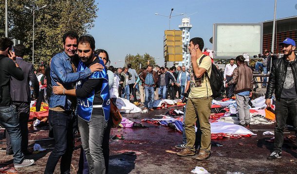 Por meio de nota, o Ministério das Relações Exteriores disse que manifesta "profunda consternação" pelas explosões e que a embaixada brasileira na capital turca está acompanhando a situação; "Ao mesmo tempo em que transmite suas sinceras condolências aos familiares das vítimas e empenha sua solidariedade ao povo turco e ao governo do país, o Brasil reitera seu firme repúdio a qualquer forma de terrorismo", disse o Itamaraty