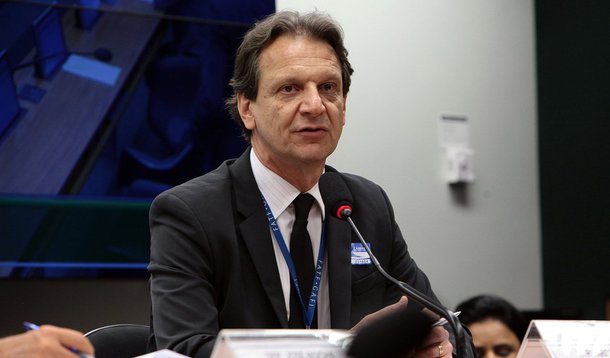 O secretário executivo do Conselho de Controle de Atividades Financeiras (Coaf), Ricardo Liáo, afirmou à CPI que apura possíveis irregularidades em empréstimos do Banco Nacional de Desenvolvimento Econômico e Social (BNDES), desconhecer se o órgão investiga algum empréstimo da Odebrecht à empresa de consultoria de projetos Noronha Engenharia; suspeita veio à tona após matéria do site Congresso em Foco sobre a construção do Porto de Mariel, em Cuba, pela empreiteira; "Desconheço porque, além do contato telefônico do jornalista [do Congresso em Foco] comigo, não recebi, e desconheço se o Coaf recebeu, pelas vias normais de comunicação, informações sobre essa operação", disse