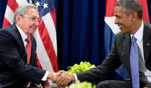 Cuba e os Estados Unidos assinaram nesta segunda-feira (2) na capital cubana, o primeiro acordo de roaming direto entre os dois estados, através dos operadores Etecsa, o monopólio estatal de Cuba, e a norte-americana Sprint; é mais um passo no processo de distensão aberto pelos presidentes Raúl Castro e Barack Obama