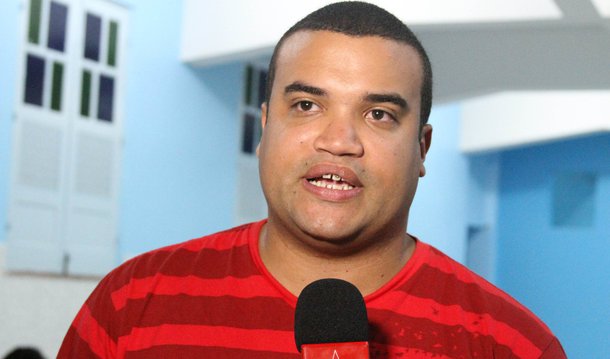 Presidente nacional da Juventude do PT, Jefferson Lima, criticou a política de ajuste econômico do governo da presidente Dilma Rousseff; "Sou contra o ajuste fiscal. Dilma precisa colocar em prática o que defendemos na campanha", afirmou; "Nossa geração de jovens do PT precisa pressionar o partido e governo, e estamos pressionando, para colocar em prática aquilo que vendemos na campanha como projeto", defende