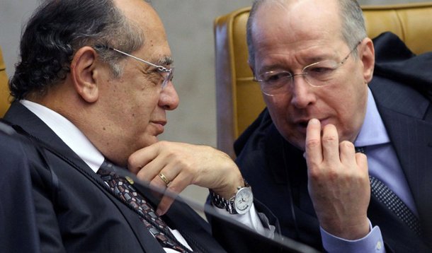 Gilmar Mendes negou pedido de desistência do mandado de segurança protocolado pelos deputados Paulo Teixeira (PT-SP), Paulo Pimenta (PT-RS) e Wadih Damous (PT-RJ) para contestar a decisão do presidente da Câmara dos Deputados, Eduardo Cunha (PMDB-RJ), de aceitar pedido de abertura do processo de impeachment contra a presidenta Dilma Rousseff; mais cedo, o ministro Celso de Mello rejeitou o primeiro mandado de segurança impetrado na Corte para anular o ato do presidente da Câmara dos Deputados, protocolado pelo deputado Rubens Pereira Júnior (PCdoB-MA)