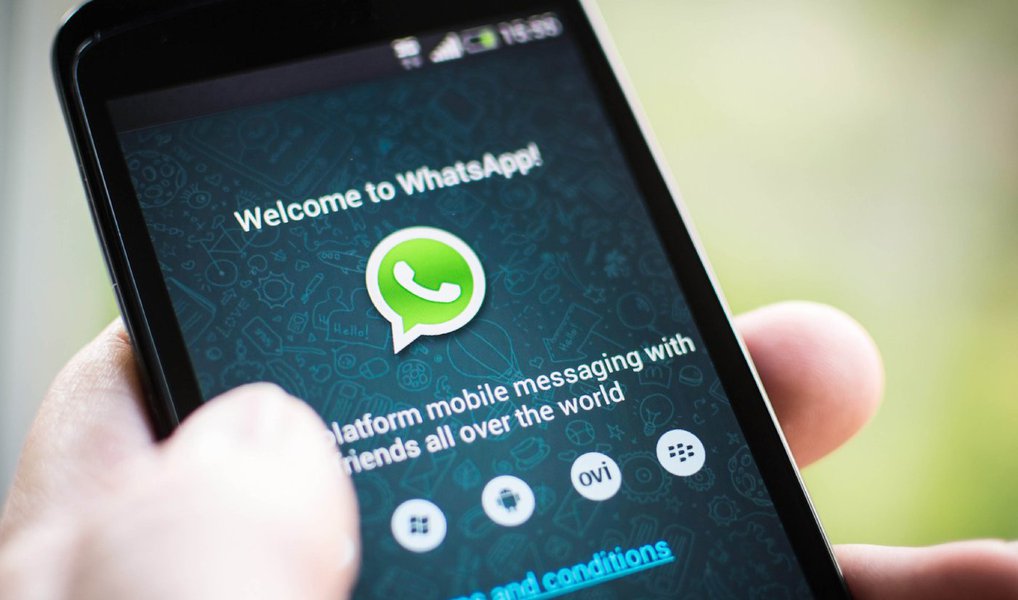 As operadoras de telefonia celular receberam determinação judicial nesta quarta (16) para bloquear o funcionamento do aplicativo WhatsApp em todo o território nacional por 48 horas; as teles afirmam que cumprirão a determinação judicial que passa a valer a partir de 0h desta quinta (17); a medida foi imposta pela 1ª Vara Criminal de São Bernardo do Campo por meio de uma medida cautelar, mas o autor da ação está mantido sob sigilo