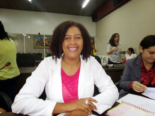 Rose Sales conta com o apoio dos deputados Sarney Filho (federal) e Adriano Sarney (estadual), que na solenidade de filiação referendaram o nome da vereadora como pré-candidata em 2016