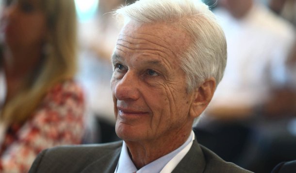 Jorge Paulo Lemann, Joseph Safra e Marcel Hermmann são os três bilionários que lideram a lista da Forbes, com 160 nomes brasileiros. Dos 150 bilionários listados no ano passado, oitenta tiveram seu patrimônio aumentado, segundo a publicação; o dono da Ambev tem nada menos que R$ 83,7 bilhões
