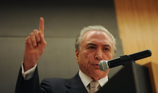 Vice-presidente deverá sugerir o reajuste de R$ 0,50 da Contribuição de Intervenção no Domínio Econômico para a gasolina como proposta do PMDB ao governo a fim de que se alcance o superávit em 2016