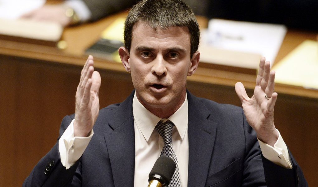 “A Europa tem de dizer que não pode mais acomodar tantos migrantes, [que] não é possível”, afirmou Manuel Valls, em entrevista à imprensa estrangeira, divulgada pelo jornal alemão Süddeutsche Zeitung; “Controlar as fronteiras externas da União Europeia é essencial para o futuro da UE. Se não o fizermos, as pessoas vão dizer: ‘Chega, Europa!’”, acrescentou