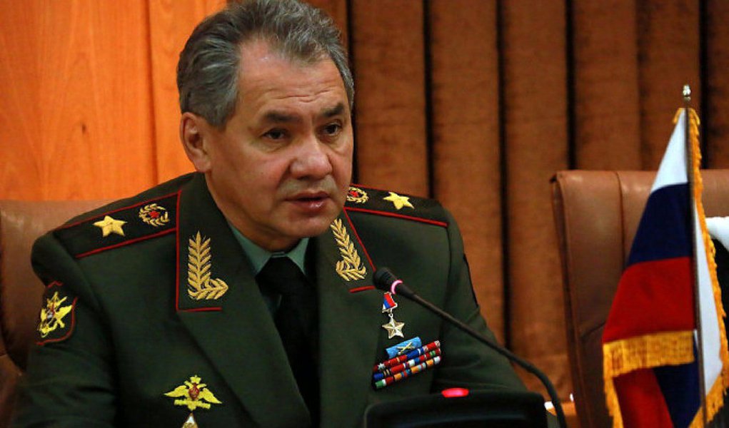 Após um caça russo Su-24 ser derrubado por um míssil turco no espaço aéreo sírio, Moscou deslocou o cruzador de mísseis guiados para região; "O cruzador de mísseis guiados Moskvá, equipado com sistemas da defesa antiaérea S-300F Fort, tomou a posição perto da costa de Latakia. Os seus sistemas de alerta precoce e de defesa antiaérea garantirão a cobertura de Forças Aeroespaciais russas na Síria", disse o ministro da Defesa russo, Sergei Shoigu; antes da derrubada do Su-24, os bombardeiros russos realizavam missões sem cobertura aérea