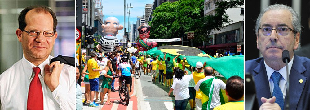 Para o jornalista e blogueiro do G1 Hélio Gurovitz, o fracasso dos protestos pelo impeachment nesse domingo enfraqueceu a causa golpista; "Antes de tomar qualquer decisão, os políticos ouvem as ruas. Foi o peso das manifestações que ampliou o apoio ao impedimento de Collor", afirma; ele culpou Eduardo Cunha pela decisão "intempestiva" de deflagrar o processo; "Seu gesto intempestivo foi melhor para o Planalto"