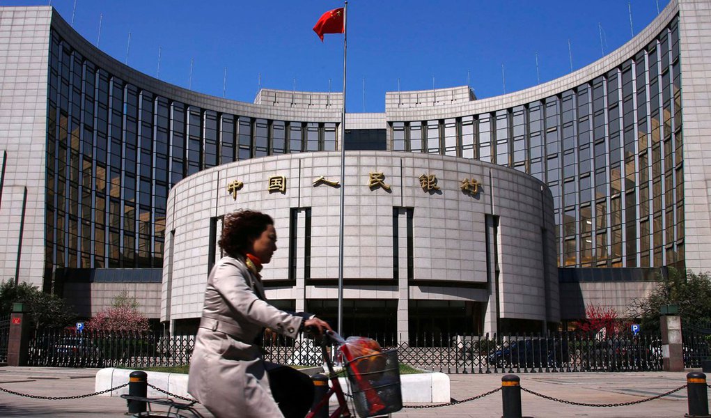 Banco do Povo da China informou que vai gerenciar conjuntamente o fundo com o Banco de Desenvolvimento da China e com o regulador de câmbio do país; entre as áreas que o fundo irá investir estão indústria, tecnologia, agricultura, energia e mineração, bem como projetos de infraestrutura