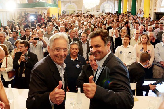 "É um silêncio particularmente revelador este dos tucanos porque mostra a natureza da sua pregação anticorrupção. Como os golpistas de 1954 e 1964, que tanto usaram o 'mar de lama' para derrubar governos democraticamente eleitos pelo povo, o que menos interessa aos tucanos hoje é acabar com a corrupção. Eles querem é dar um golpe. Não mais e nem menos que isso", diz o jornalista Paulo Nogueira, ao comentar o silêncio cúmplice de FHC e Aécio sobre os US$ 5 milhões de Eduardo Cunha em contas secretas na Suíça