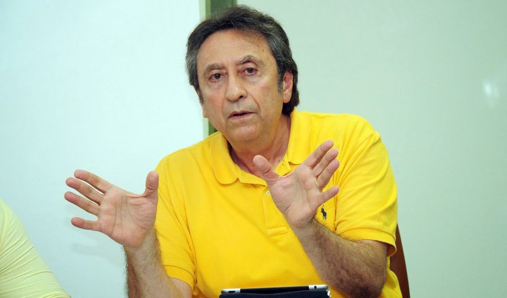 O vereador Fábio Câmara e o ex-secretário de Saúde, Ricardo Murad comandavam um esquema de indicações e de funcionários fantasmas no Hospital Carlos Macieira, que era administrado pela Bem Viver, entidade acusada pela PF de fazer parte de uma organização criminosa que tomou conta da saúde pública no Maranhão; segundo relatório da PF, os contratados (enfermeiros, fisioterapeutas, psicólogos, dentre outros) por meio de indicação da dupla recebiam remunerações mais elevadas se comparadas se comparadas com outros profissionais que exerciam a mesma função