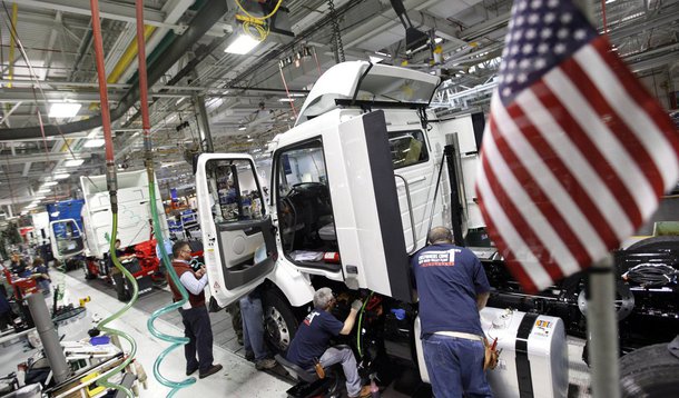 Departamento do Comércio dos EUA informou que o  país cresceu ao ritmo anual de 3,9% no 2º trimestre, acima do ritmo de 3,7% divulgado no mês passado