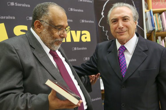 Frase é do colunista Jorge Bastos Moreno, do Globo, que acredita que o vice-presidente "dormiu de quinta para sexta – se é que conseguiu – arrependido por ter tentado, em palestra a empresários, desenvolver um raciocínio complexo sobre as perspectivas de governabilidade da Dilma"; o colunista acrescenta: "Não havia o que consertar. Sua fala, cheia de condicionamentos, admitia o pior. Foi este o erro"