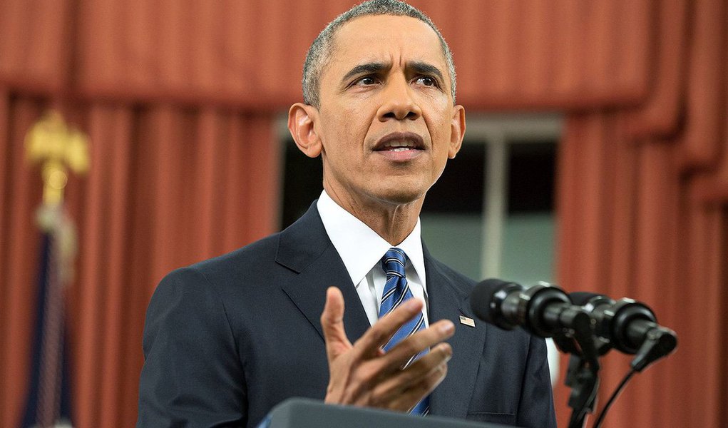 Em um raro discurso à nação a partir da Casa Branca, Barack Obama disse: “A ameaça do terrorismo é real, mas vamos superá-la”; “Vamos destruir o Estado Islâmico e qualquer organização que tente fazer-nos mal”, acrescentou; ele também descreveu, o ataque em San Bernardino, (Califórnia), que deixou 14 mortos, como um “ato de terrorismo”