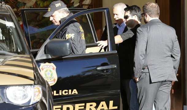 Relatórios da PF indicam que José Dirceu teria recebido em propina mais do que o ex-diretor da Petrobrás Renato Duque que, segundo as investigações, foi destinatário de R$ 7,6 milhões; os documentos dizem ainda que o esquema de corrupção atribuído a Dirceu movimentou mais de R$ 59 milhões propinas, mas o valor pode ultrapassar os R$ 84 milhões; o ex-ministro nega