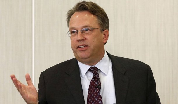 "Eu acho que faz sentido remover gradualmente a política de acomodação que ajudou a economia a chegar onde estamos", disse o presidente do Banco Central de São Francisco, John Williams, ao Conselho do Arizona sobre Educação Econômica