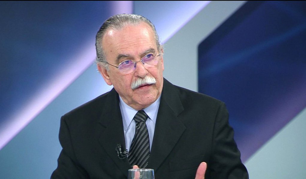 Economista e sócio da MB Associados, José Roberto Mendonça de Barros, que foi secretário de Políticas Econômicas durante a gestão do ex-presidente Fernando Henrique Cardoso (PSDB),disse que a situação econômica do Brasil ainda "vai ficar pior e mais profunda do que se imaginava"; Até a eleição municipal do ano que vem, a situação vai ser muito difícil. A partir de 2017, haverá uma substancial melhora e uma consolidação da economia nesta transição", avaliou, segundo a consultoria do economista ligado ao partido tucano, país deverá ter crescimento negativo de -2,5% ao longo deste ano, além de encolher 1,4% em 2016