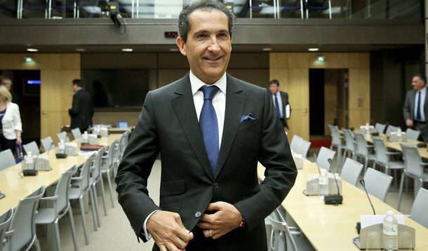 O grupo europeu de telecomunicações Altice vai se tornar uma grande força no mercado norte-americano com a compra da quarta maior operadora dos Estados Unidos, Cablevision, em um acordo em dinheiro e ações avaliado em 17,7 bilhões de dólares incluindo dívida; a transação é a mais recente aquisição em uma série promovida pelo bilionário franco-israelense e fundador da Altice, Patrick Drahi, que construiu um grupo de telecomunicações e TV a cabo por meio de compras alavancadas na França, Portugal e Israel; no começo deste ano, a Altice acertou a compra de ativos da Portugal Telecom detidos pela brasileira Oi