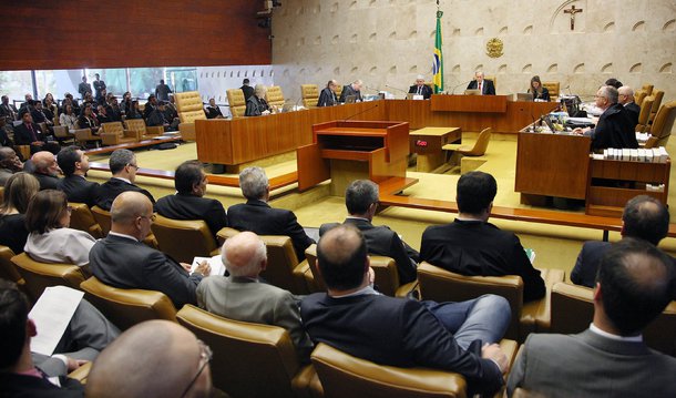 O STF não está decidindo pela liberação do consumo de drogas ilícitas no país ou pela descriminalização do uso de entorpecentes, mas simplesmente pela retirada do estigma de criminoso do usuário de drogas