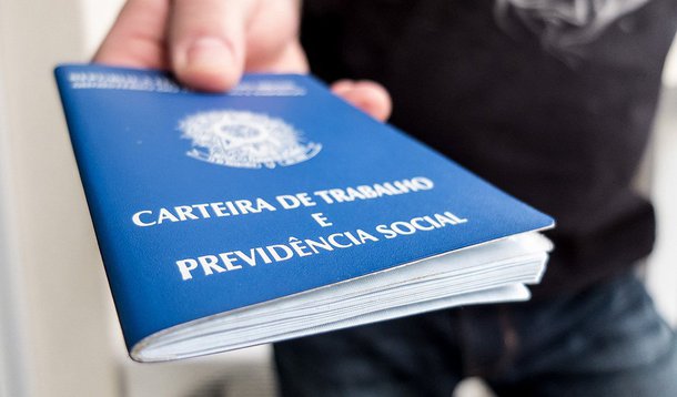 De acordo números do Cadastro Geral de Empregados e Desempregados (Caged), divulgados nesta sexta-feira 26 pelo Ministério do Trabalho, o dado representa queda de 0,25% no total de trabalhadores formais, em comparação com o mês anterior; o resultado de agora é o pior para os meses de janeiro desde 2009