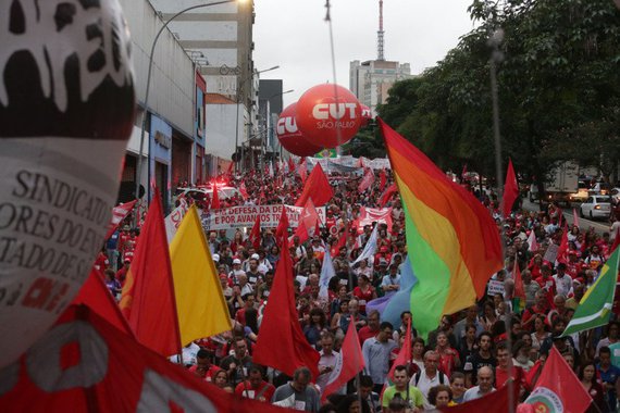 Vamos dar um basta na grande mídia de negócios, negociatas e negociantes! Ah, e não nos esqueçamos: SP é o epicentro do GOLPE, mas SP não é o umbigo do Brasil. SP não dita nem reflete o que se passa no resto do país - notadamente no Nordeste