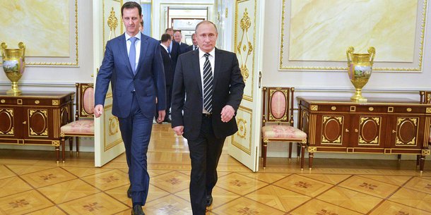 O Kremlin (sede da Presidência russa) informou que o presidente russo, Vladimir Putin, e o sírio, Bashar Al Assad, aliados de longa data, tinham concordado, durante uma conversa telefônica, com a retirada das forças russas do território sírio